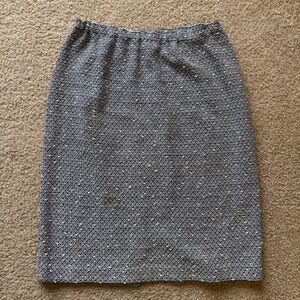St John Collection Knit Skirt Size 4 Black White Textured USA Elastic Waist EUC